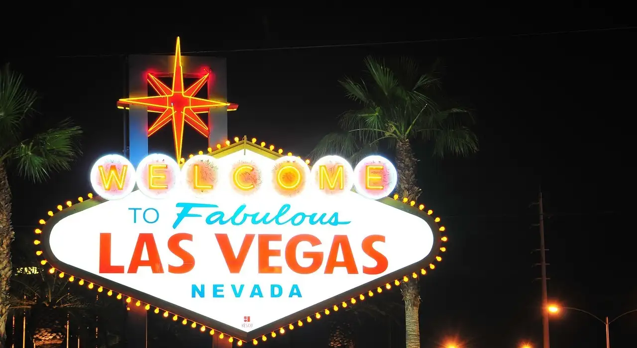 The Welcome to Fabulous Las Vegas sign lit up at night